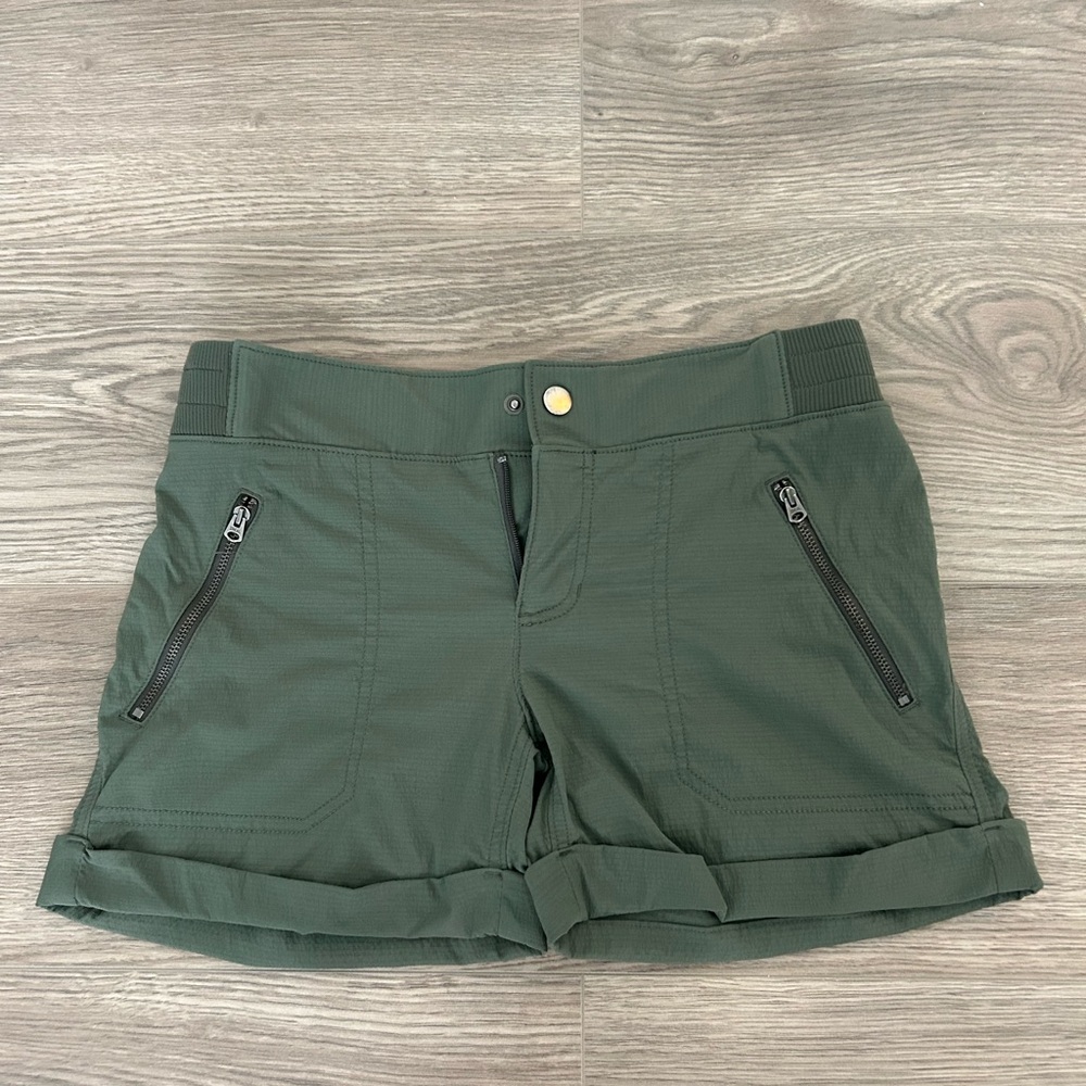 Athleta Trekkie Shorts, Green